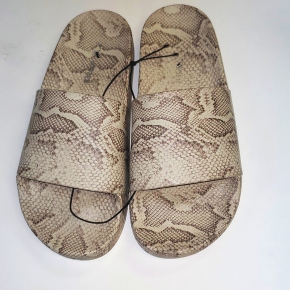 NEW Steve Madden Sofi Slide Sandal in Snakeskin 7.5 and 8 - Picture 2 of 4